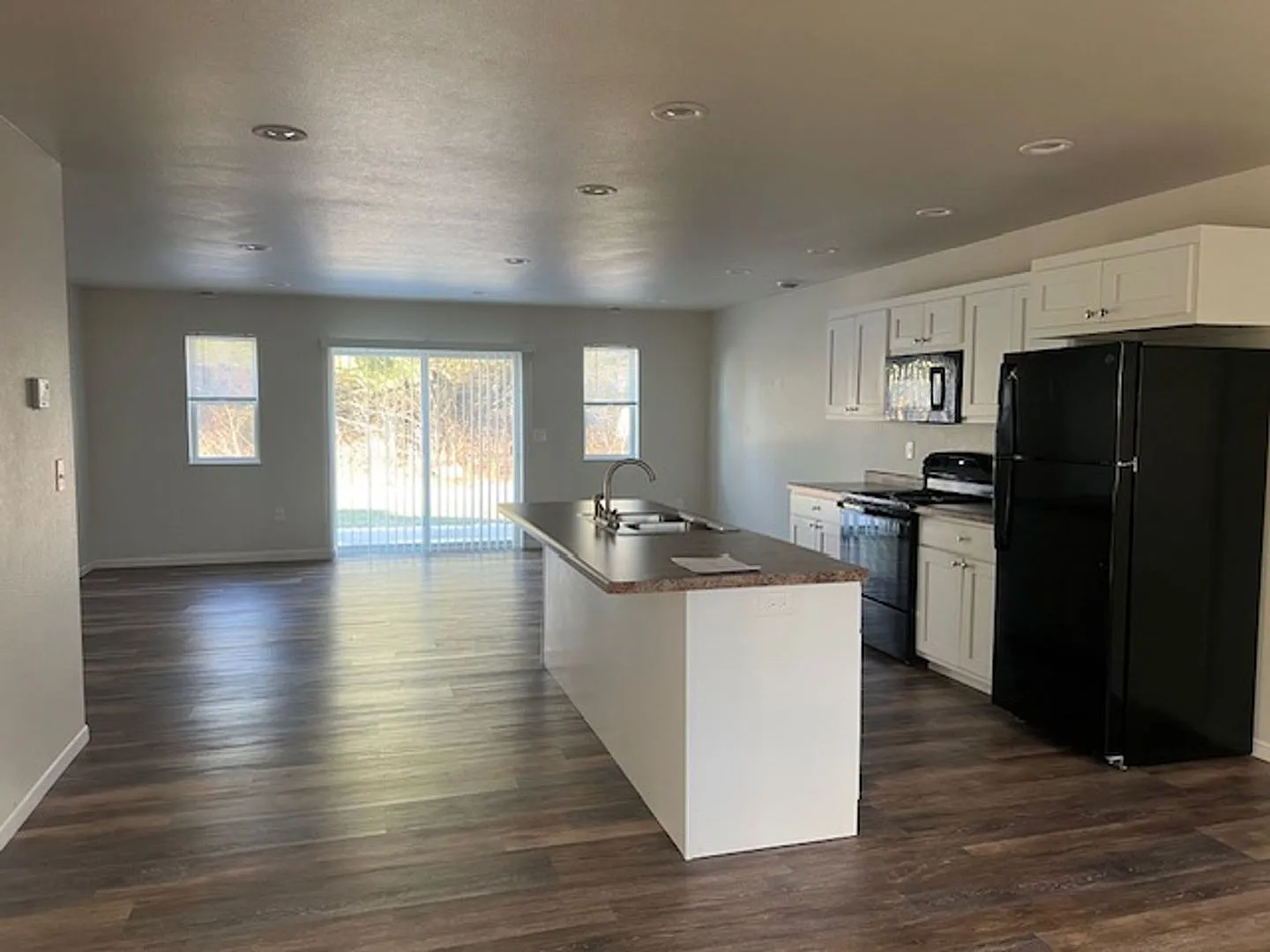 3 Bedroom Duplex — Photo 2