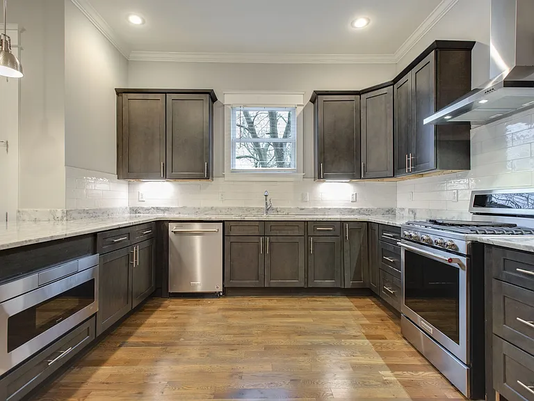 718 S 13th St — Photo 14