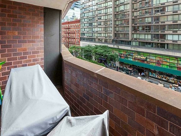 4th image of 233 E 86th St APT 5A