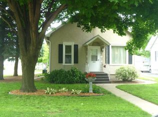 2527 7th St, Peru, IL 61354