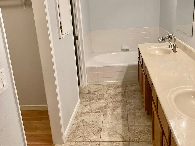 1900 Stratton Cir — Photo 18