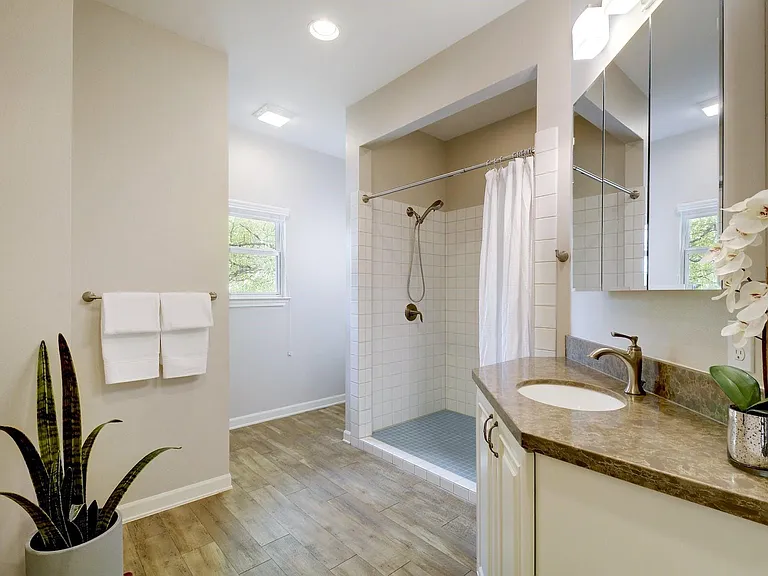 2330 Westforest Dr #B — Photo 18