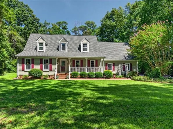 5 Drivers Ln, Carrollton, VA 23314