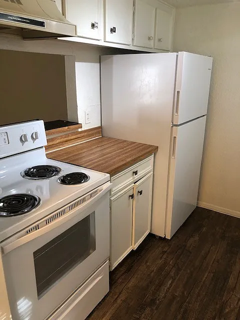 1505 N Locust #7 — Photo 2