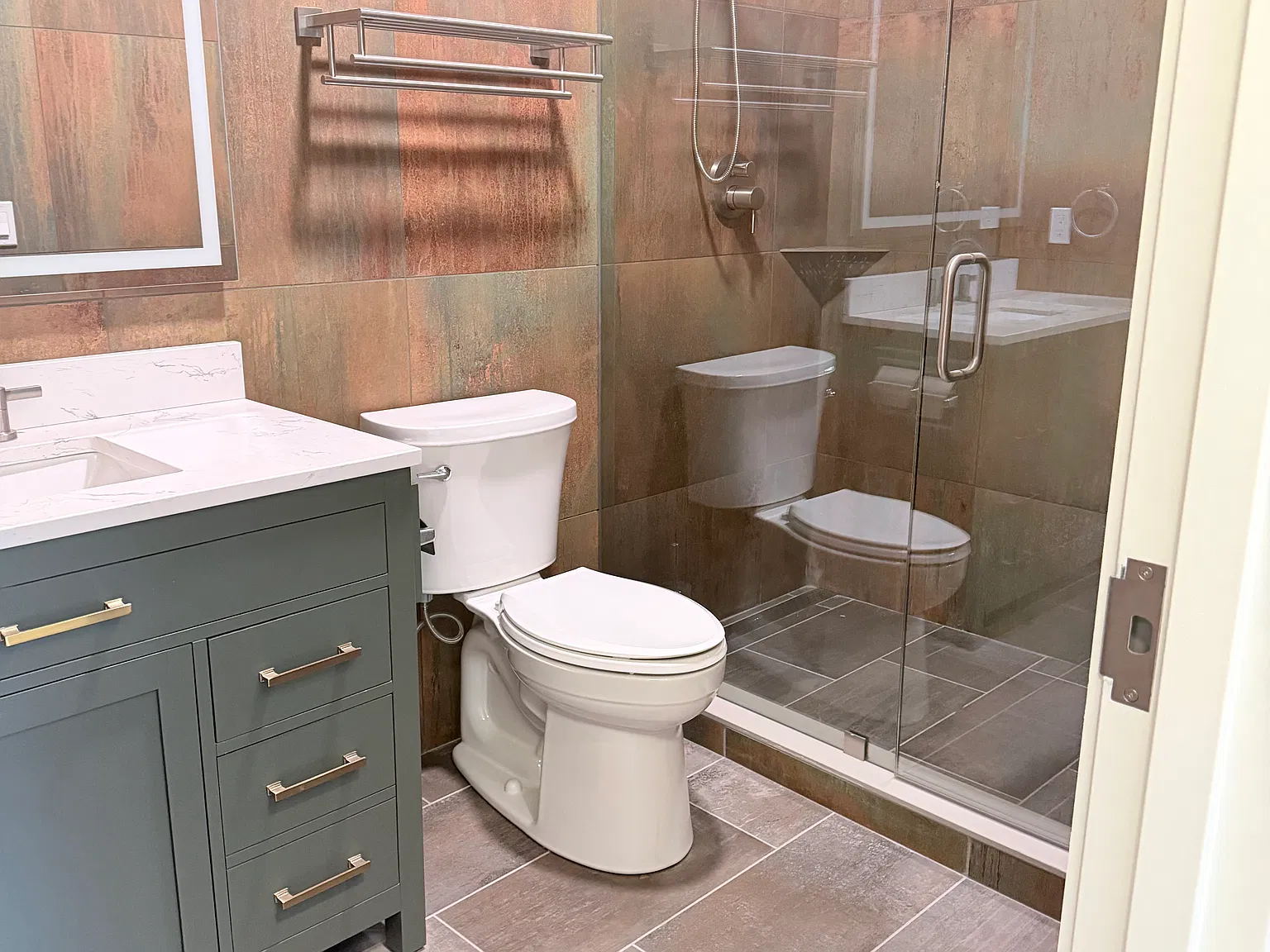 3 bed, 1635 sqft, $4,100 — Photo 3