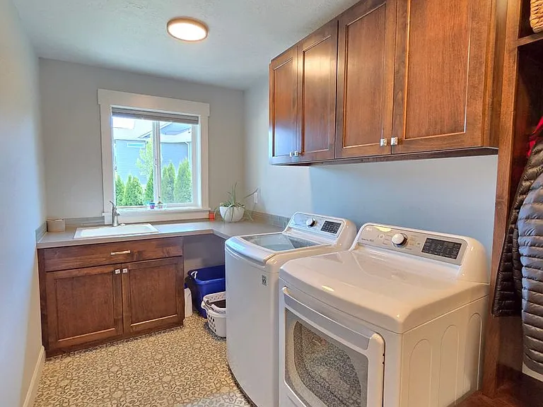 4219 S Bernson Ct — Photo 9
