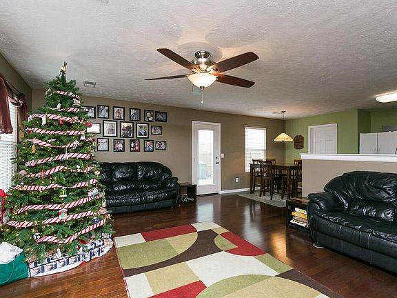 3rd image of 4007 Willowpond Ct