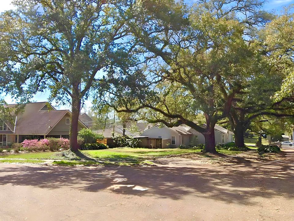 1st image of 122 L S U Ave