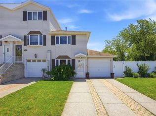 522 Medina St, Staten Island, NY 10306
