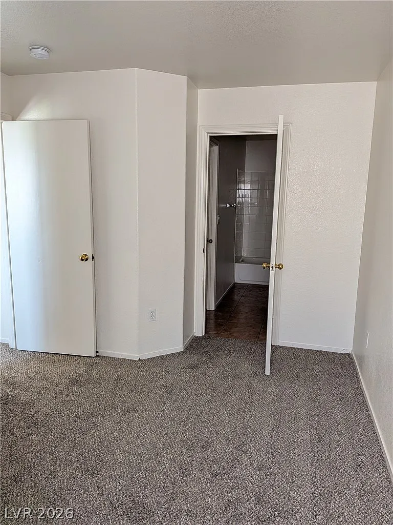3 bed, 2.5 bath, 1419 sqft, $2,150 — Photo 4