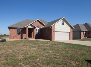 407 Maple St, Marshfield, MO 65706