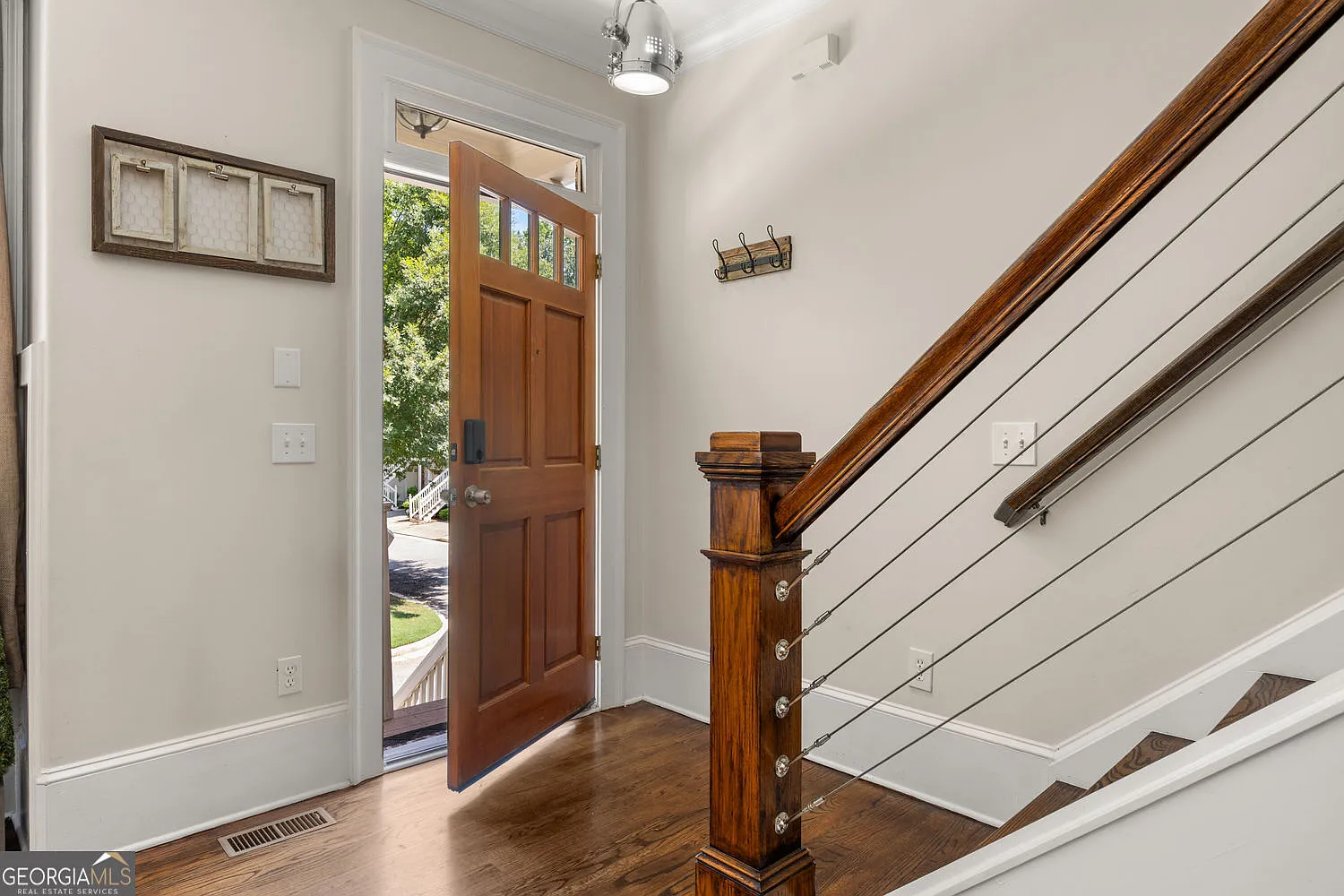 4 bed, 3.5 bath, 3594 sqft, $4,000 — Photo 3