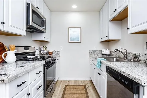 4 bed, 1500 sqft, $3,663 — Photo 4