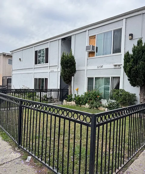 1226-1226 E Borchard Ave #7 — Photo 14