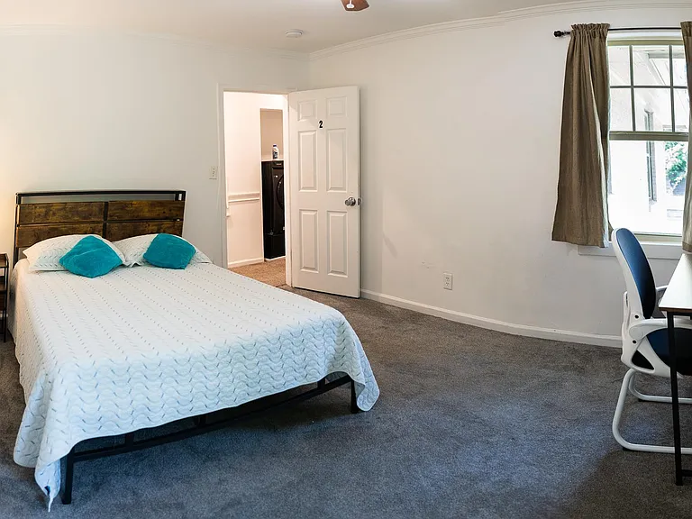 Cascade Ter SW — Photo 3