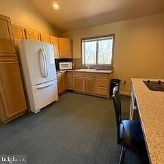 4th image of 700 Hunters Rd #R