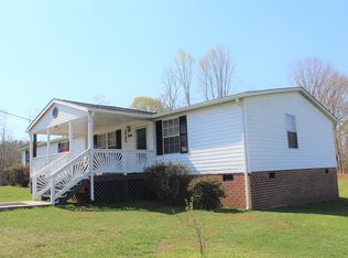 88 Robertson Ln, Gladstone, VA 24553