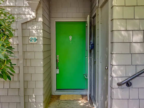 5858 S Riveridge Ln #29, Portland, OR 97239