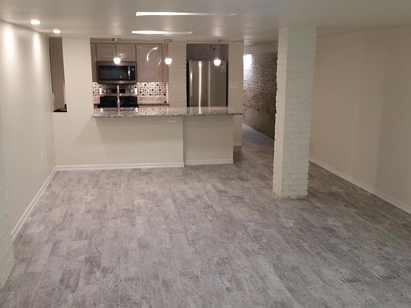 Here is the unfurnished apartment from the front