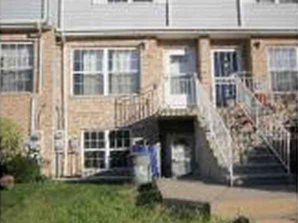 182 Pond Way, Staten Island, NY 10303