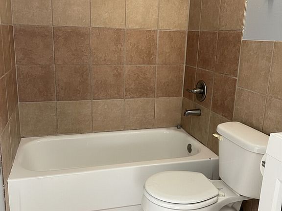 5th image of 1016 Adams Ave APT 2A-12A