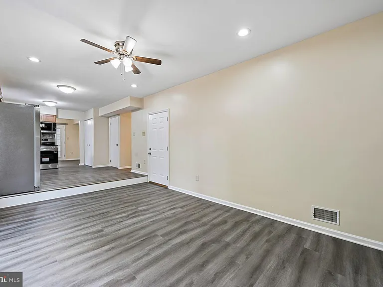 8805 Bolero Ct — Photo 16