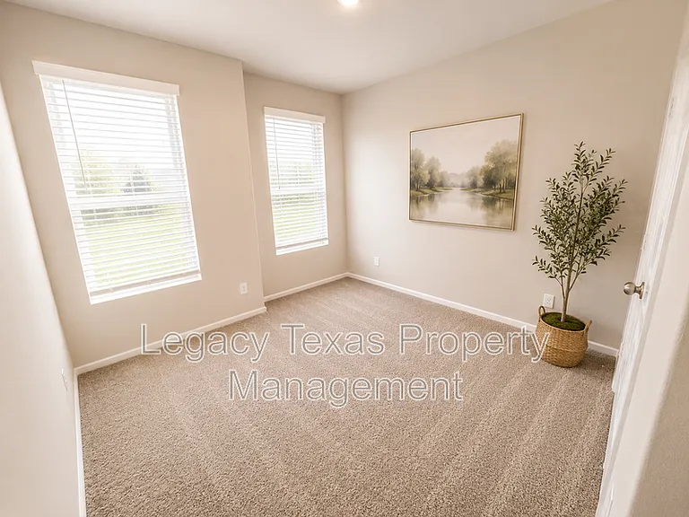 1911 Cherokee Ln — Photo 17