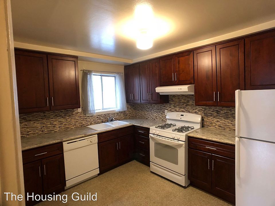 2nd image of 2476 Bush St APT 4