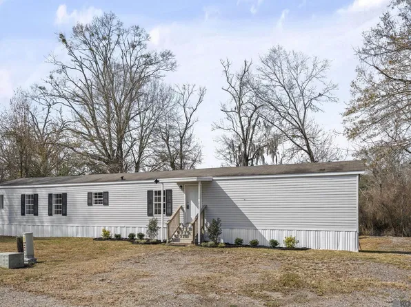 39054 Camp Dr, Prairieville, LA 70769