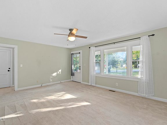 4th image of 133 Hopeville Ave