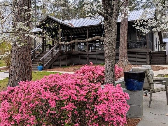 3rd image of 150 Lee Road 796