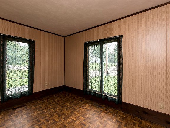 5th image of 439 S Columbus St