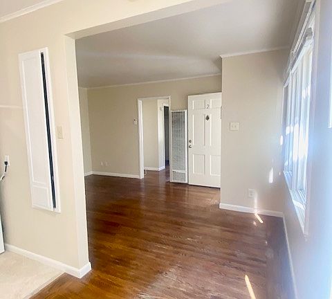 4th image of 820 Winchester Dr #2