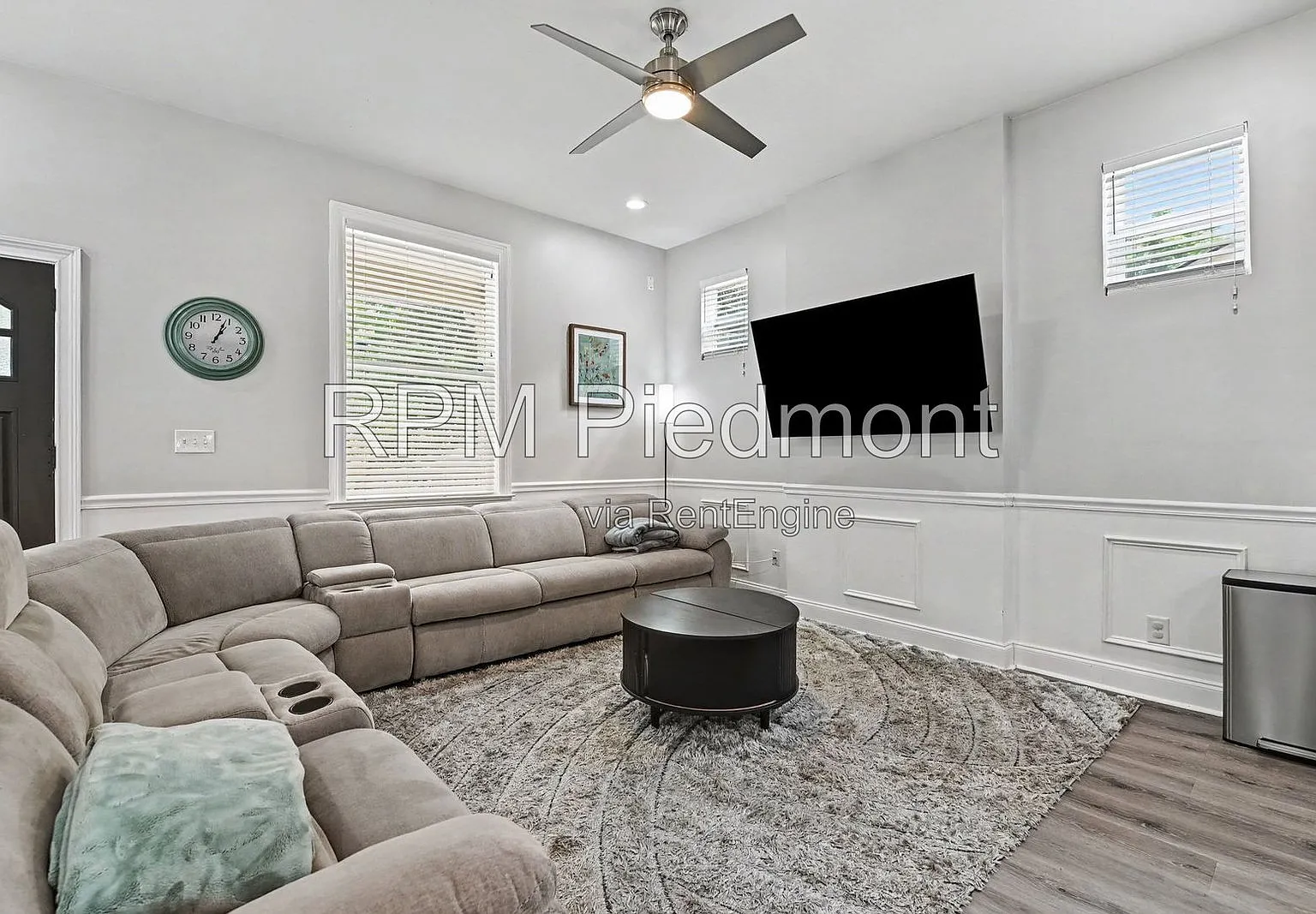 4 bed, 3.5 bath, 2375 sqft, $2,800 — Photo 2