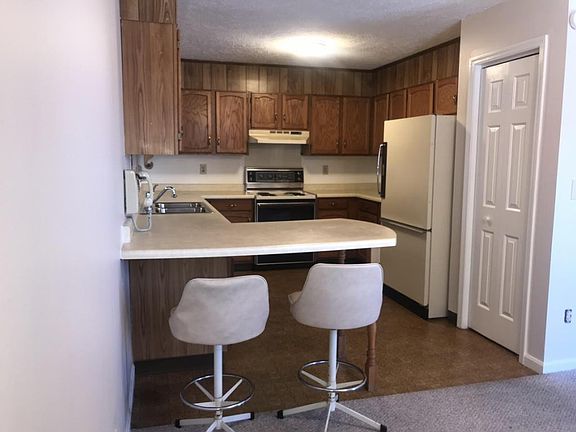 4th image of 213 Cedar Ave #4
