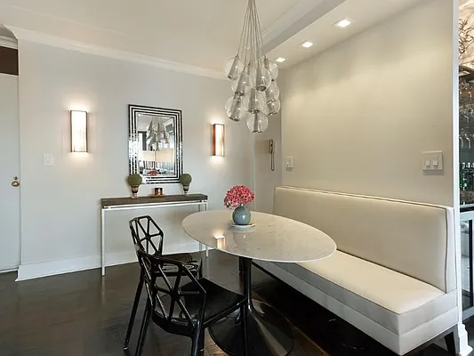 Sold by Sotheby's International Realty | media 23