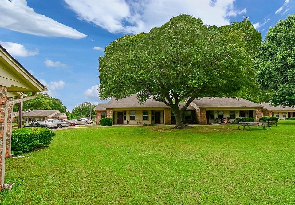 1st image of 1308 Jacksonville Dr #1308