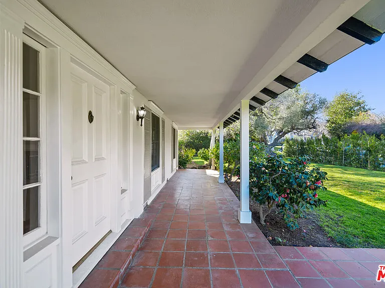109 Homewood Rd — Photo 4
