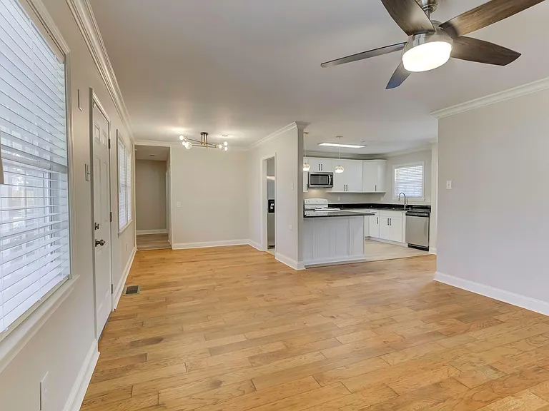 464 S White Station Rd — Photo 17