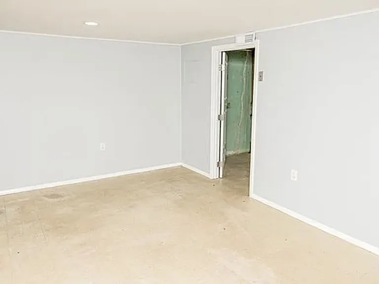 5931 Elmhurst St — Photo 14