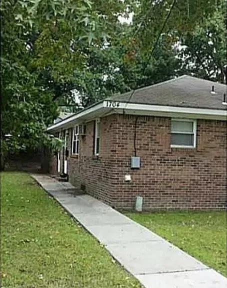 1704 Bourbon Ave #B — Photo 1
