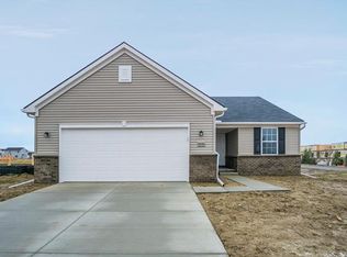 4040 Chase Ridge Ln, Howell, MI 48843