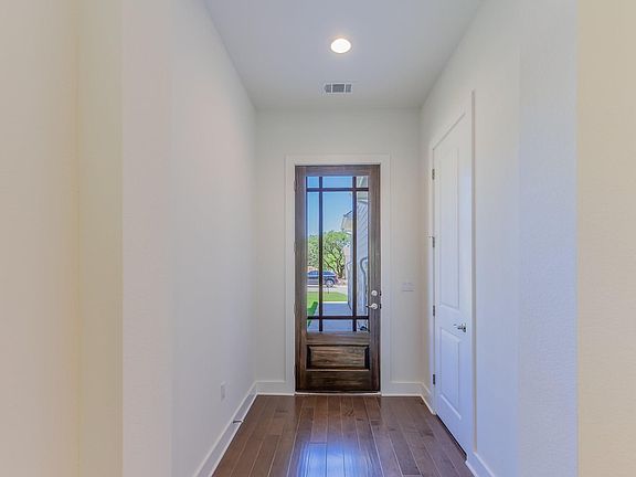4th image of 1617 Woodwind Ln