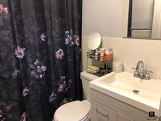 Rented by R New York