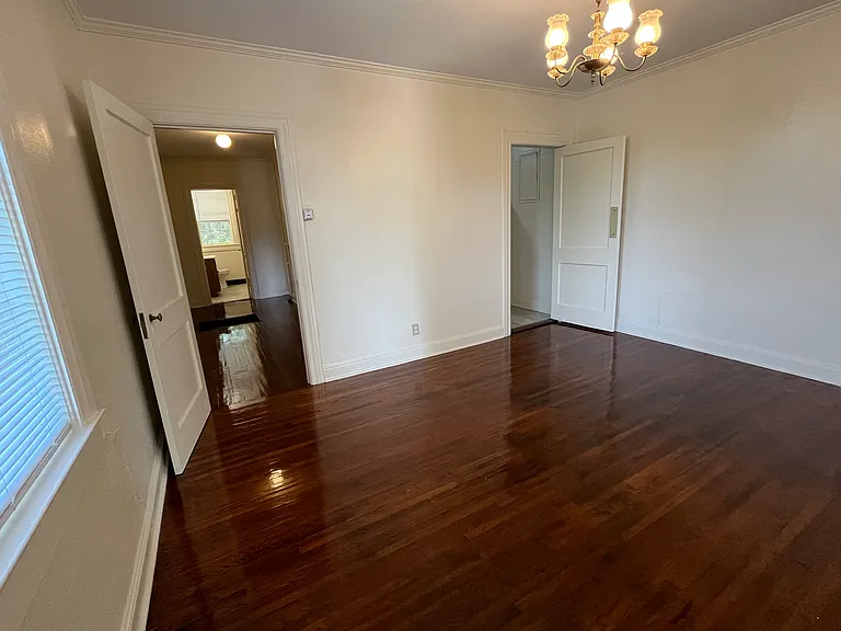 305 N Jefferson St NE #A — Photo 8