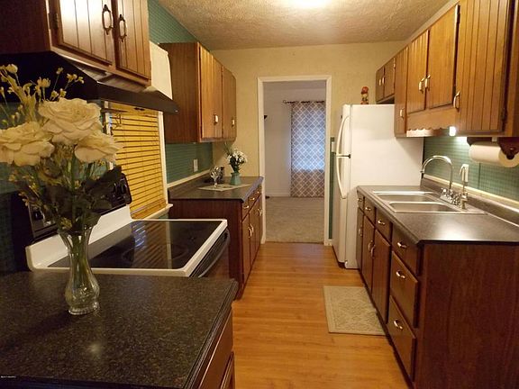 2nd image of 2123 Baldwin Dr