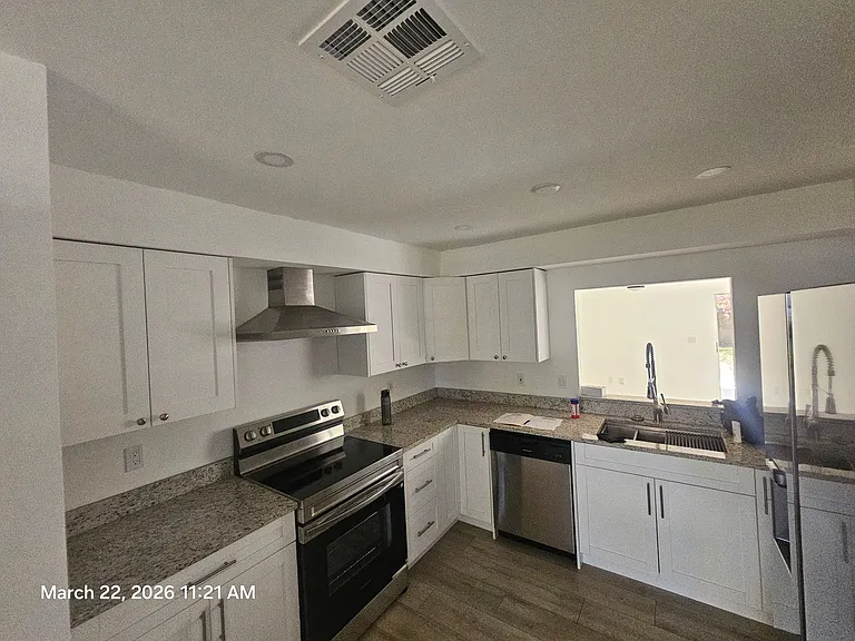 1406 36th Ave — Photo 2