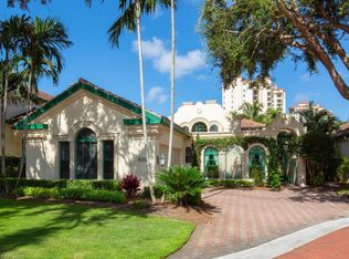 8185 Via Vecchia, Naples, FL 34108