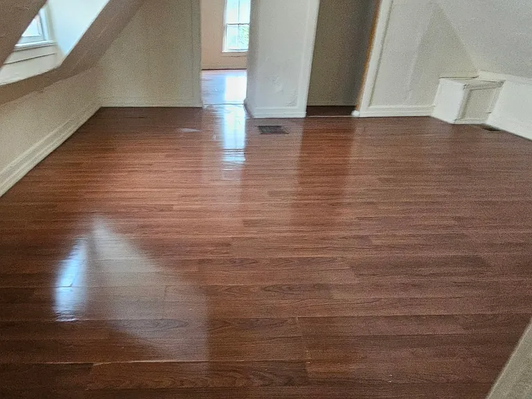 516 E Virginia St — Photo 3