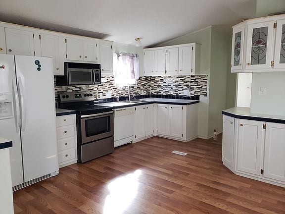 2nd image of 7100 Airline Dr